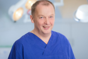 Dr. Christoph Schuschnig,<br />
Facharzt für Anästhesie und Intensivmedizin, Arzt für Allgemeinmedizin
